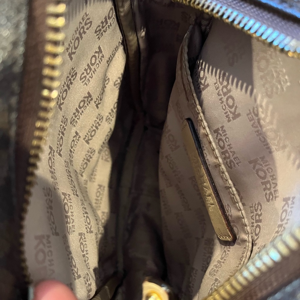 3 Michael kors bags tote and crossbody - Picture 6 of 8